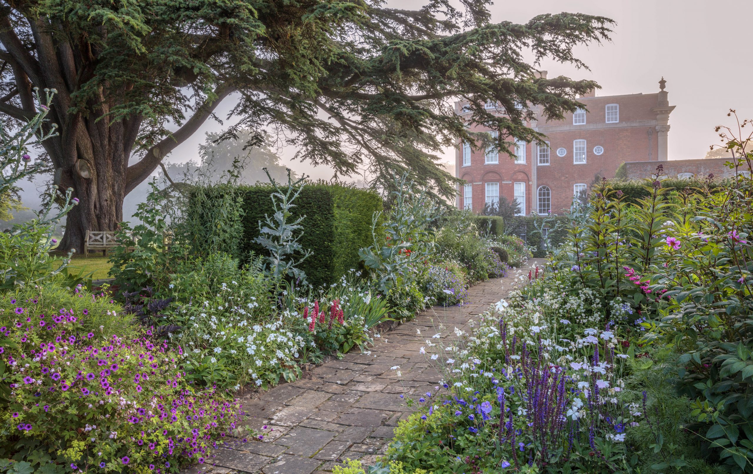 Cottesbrooke Hall & Gardens