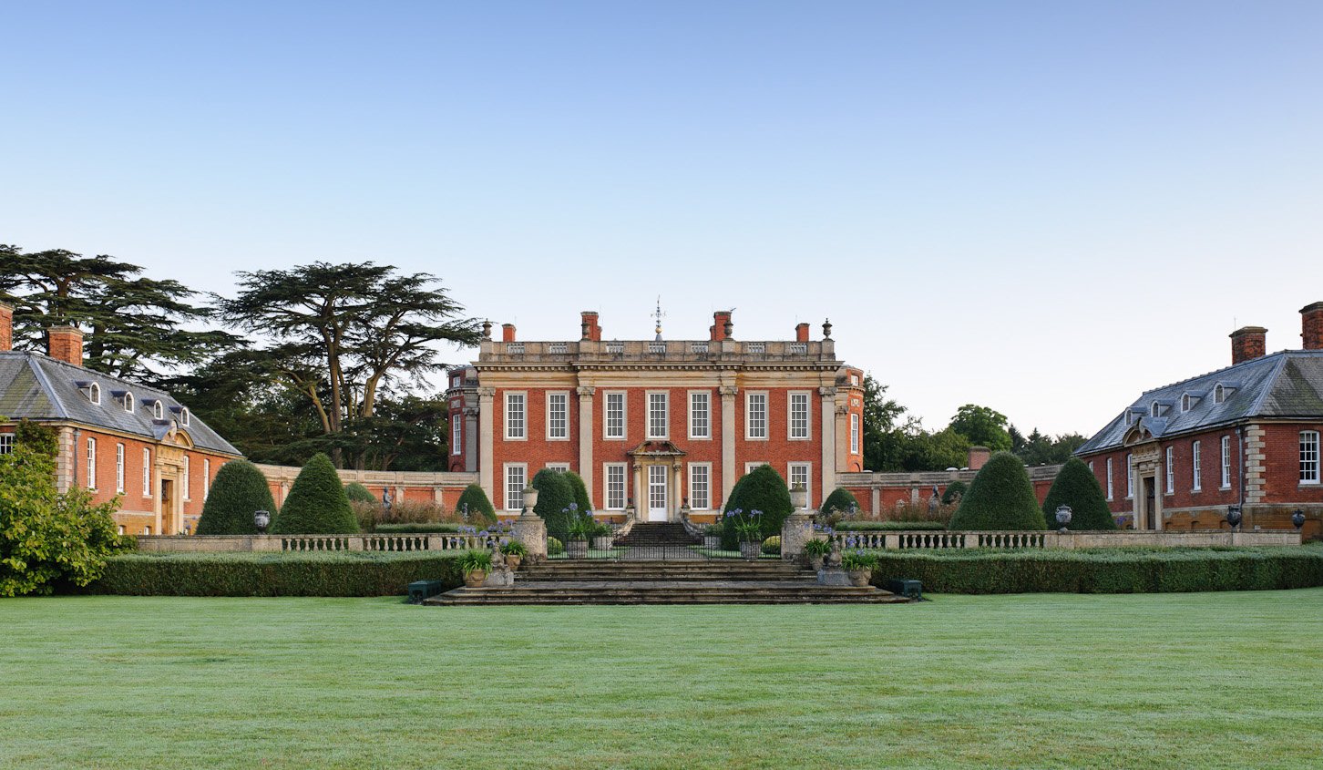 Cottesbrooke Hall & Gardens