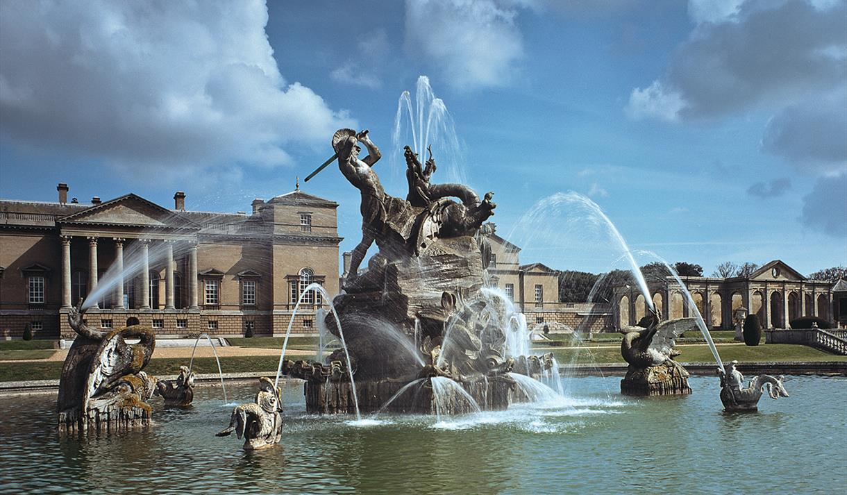 Holkham Hall exteriror water fountain