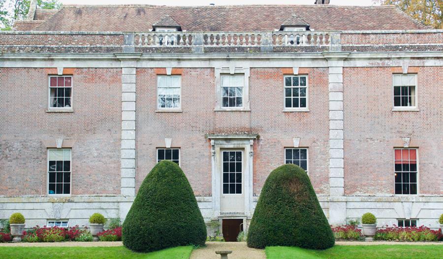 Deans Court exterior