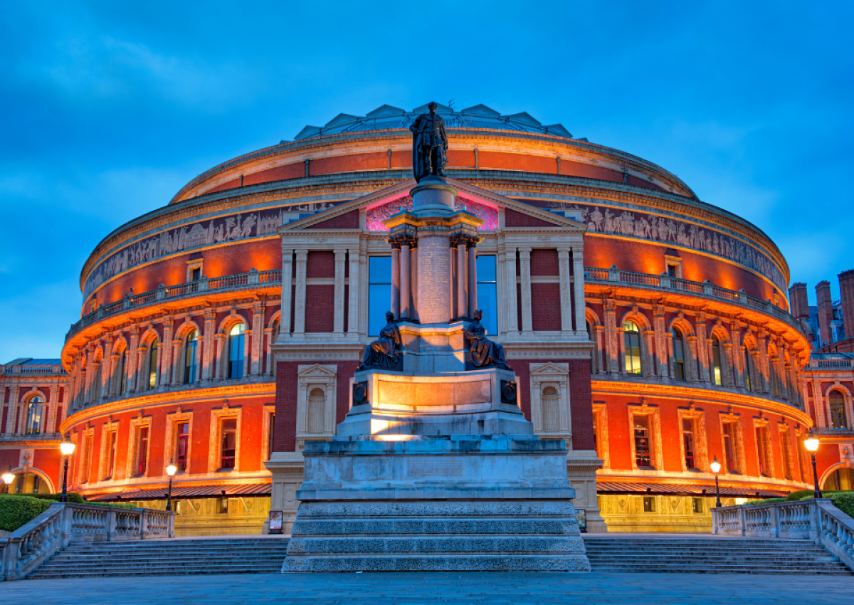 Royal albert hall at dusk